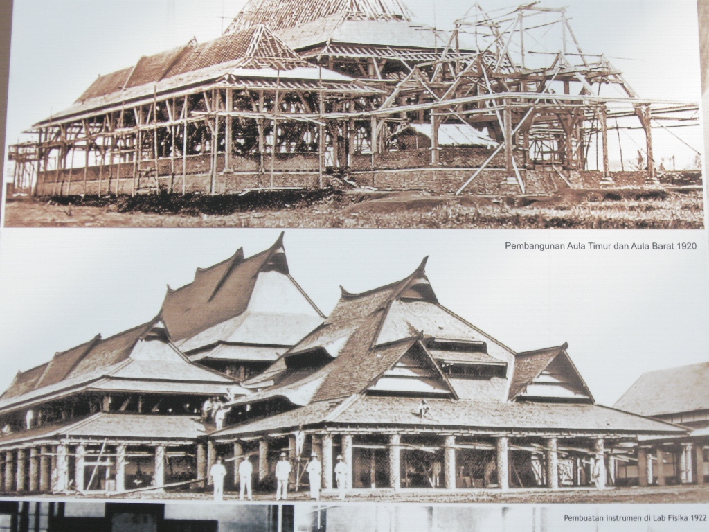 Aula Barat sebelum dan sesudah dibangun