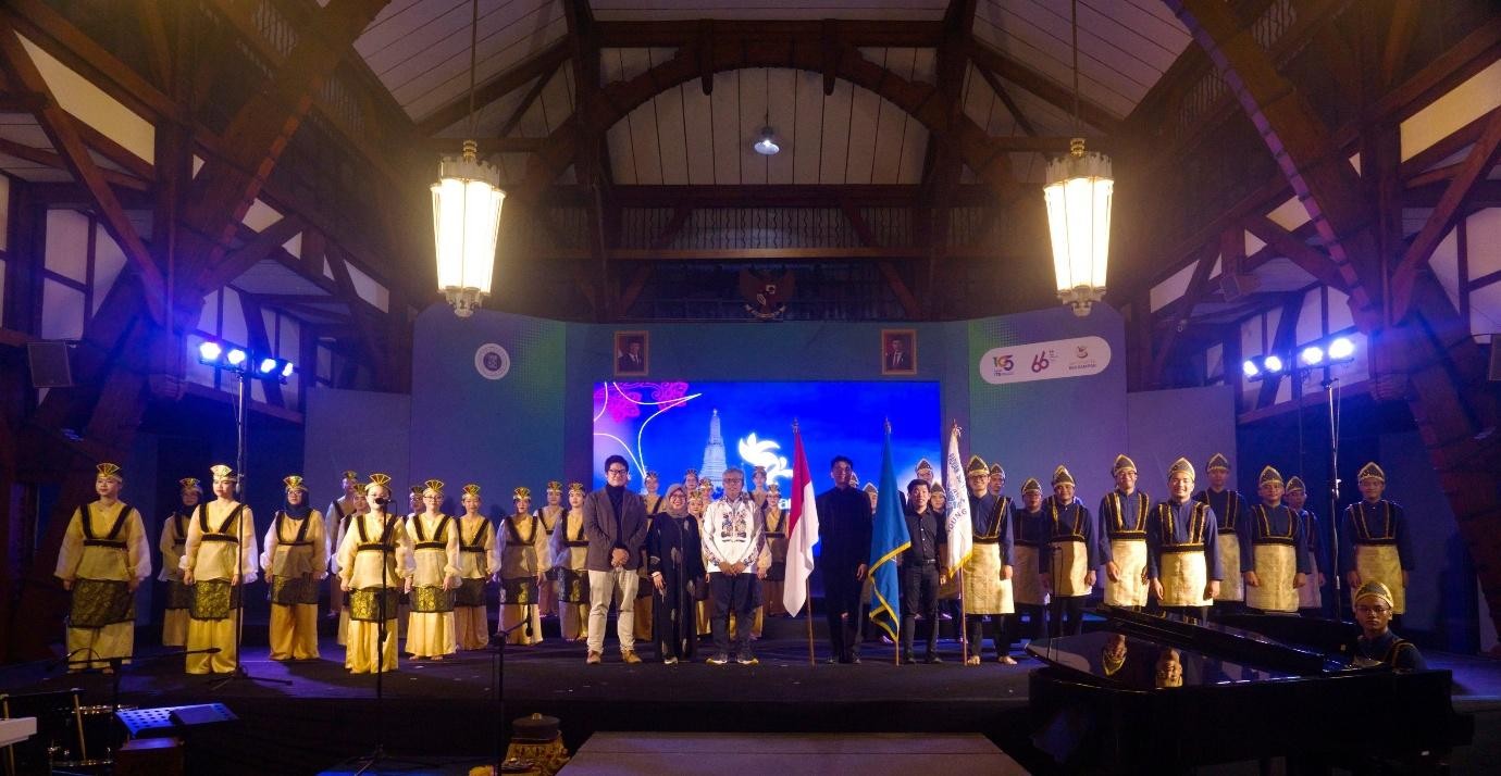 Rektor Lepas PSM ITB untuk Lomba di 