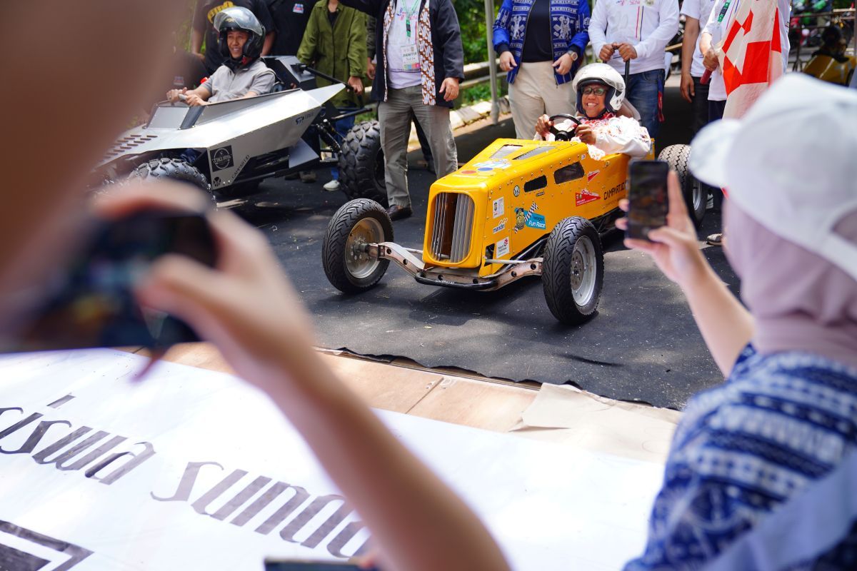 Rektor ITB Buka Lomba Kereta Peti Sabun Damas XII 2025