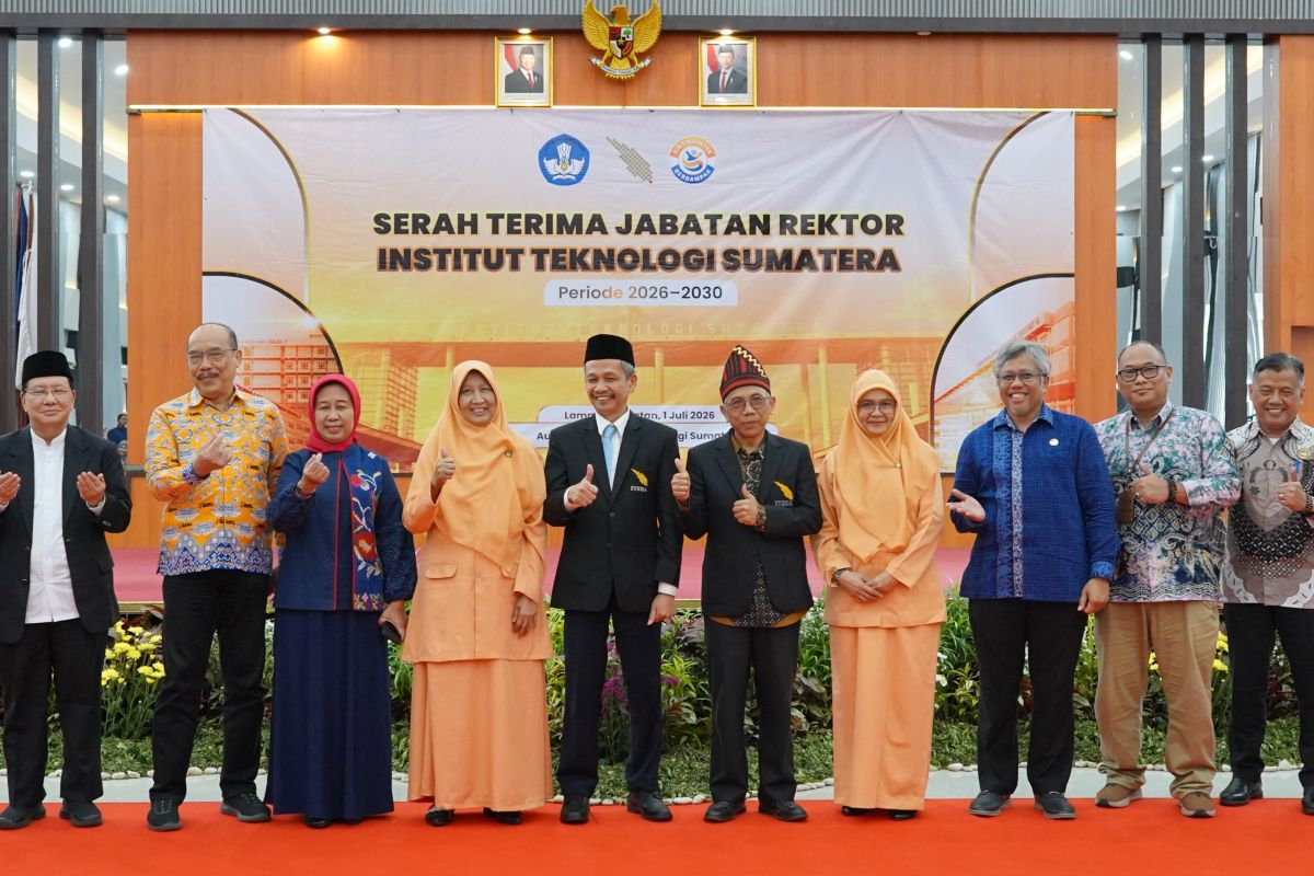 Rektor ITB Hadiri Serah Terima Jabatan Rektor Itera 2026-2030
