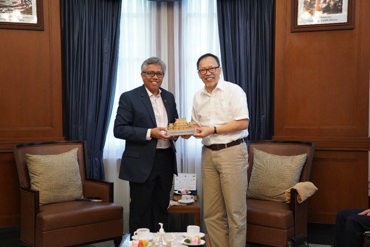 Rektor ITB Menerima Kunjungan dari Rektor ISTN