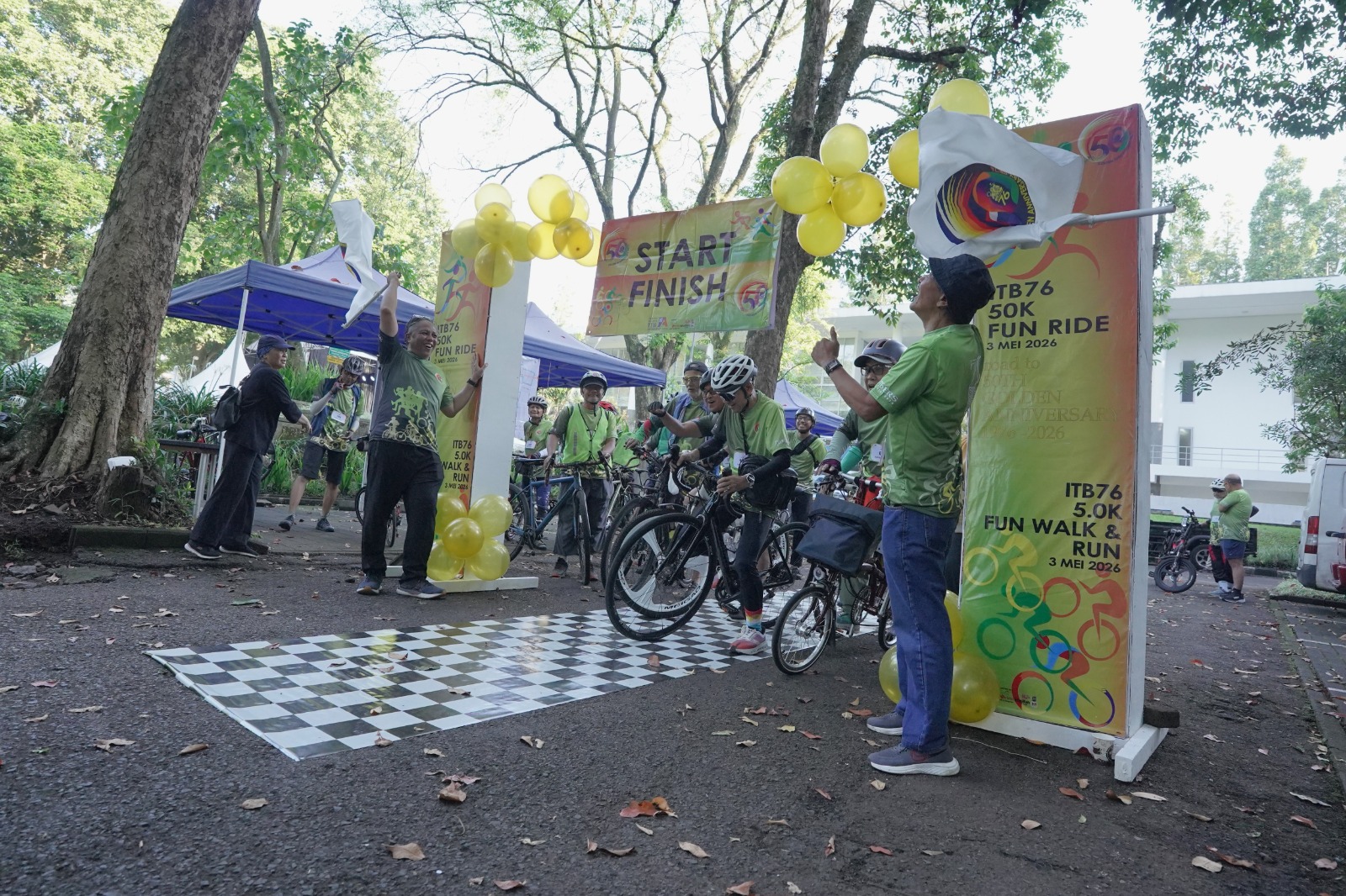 Rektor Buka Fun Ride Reuni 50 Tahun Alumni ITB Angkatan 76, Bersilaturahmi dan Berkolaborasi bagi Almamater