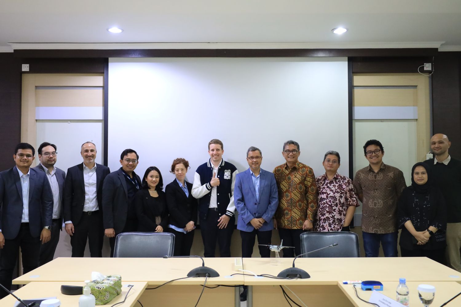 airbus-visits-fmae-itb-discusses-sustainable-aviation-fuel-and-career-opportunities