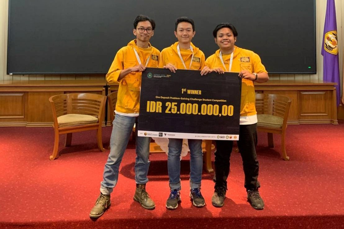 tim-mahasiswa-geologi-itb-temukan-mineralisasi-emas-hingga-juara-1-geonest-week-2025