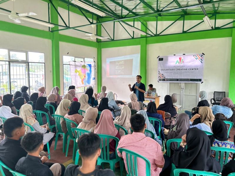 workshop-kreatif-konten-peningkatan-kapasitas-sdm-kreatif-di-komunitas-desa-digital-bukit-raya-sepaku-sebagai-penguatan-budaya-di-daerah-penyangga-ikn