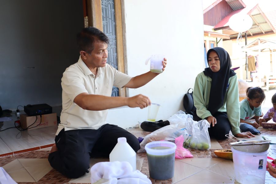 dukung-pertanian-berkelanjutan-tim-dosen-itb-gelar-pelatihan-dan-pendampingan-pembuatan-pupuk-organik-media-tanam-dan-pestisida-hayati-untuk-masyarakat-maratua