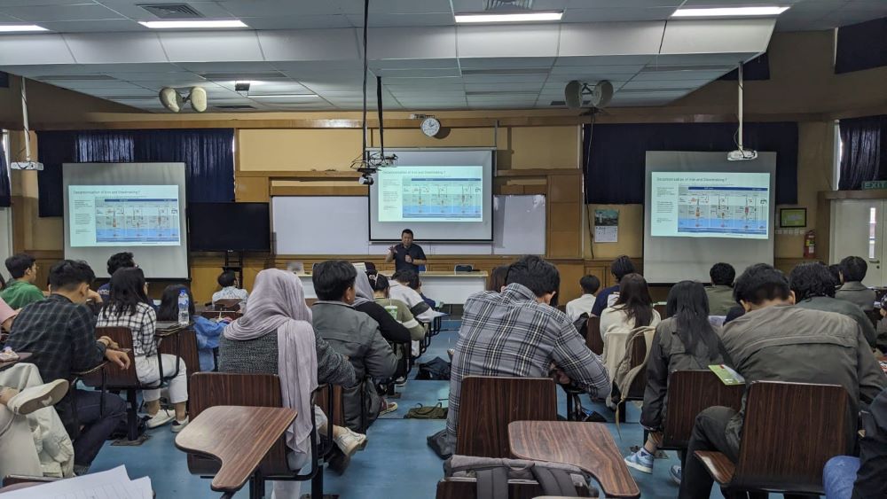 Kuliah Tamu Teknik Metalurgi Bahas Inovasi Dekarbonisasi Melalui Penggunaan Hidrogen