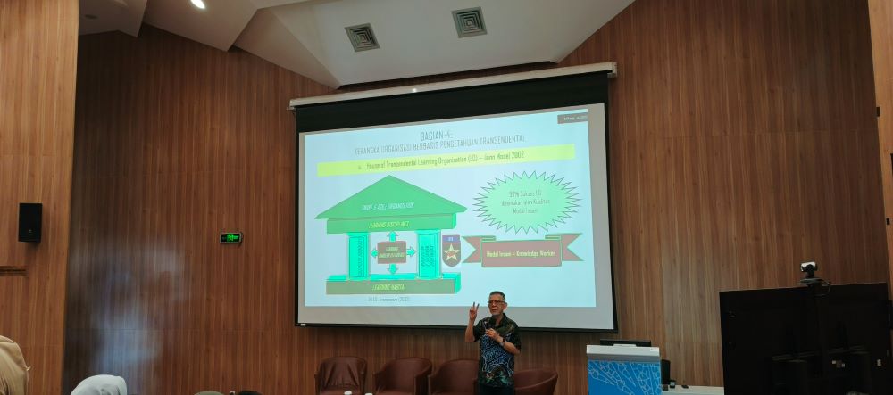 sbm-itb-bahas-pengelolaan-pengetahuan-transendental-untuk-pengendalian-diri-dalam-studium-generale