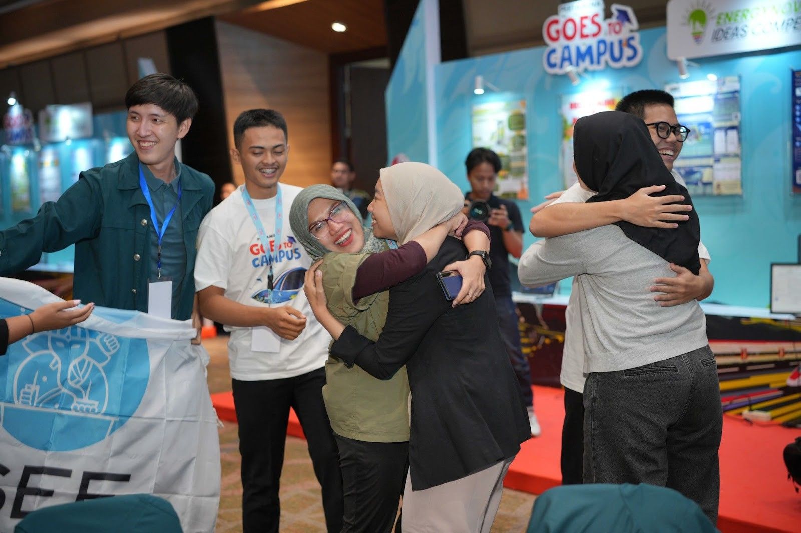 itb-students-win-energy-debate-competition-at-pertamina-goes-to-campus-2025