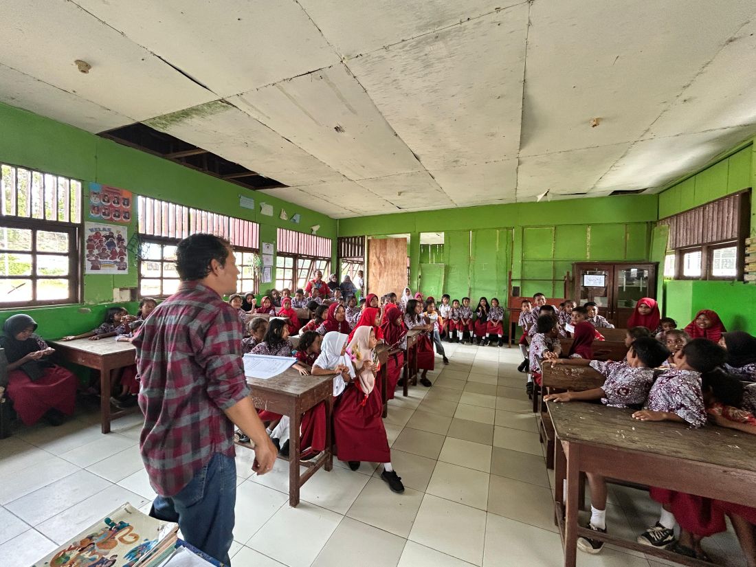 dpmk-dan-p-p2par-itb-sosialisasikan-geowisata-dan-pulau-kecil-kepada-siswa-sdn-21-usaha-jaya