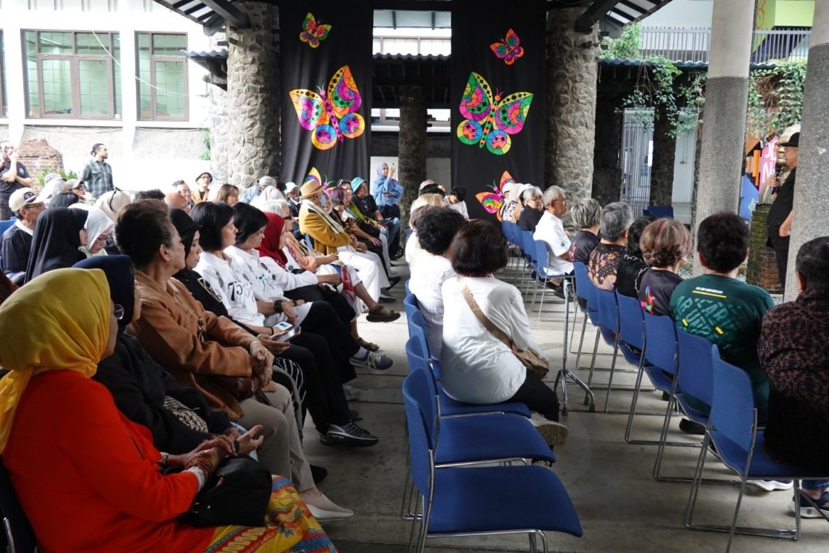 menandai-50-tahun-perjalanan-angkatan-75-fsrd-itb-gelar-pameran-reflektif-trail-of-journey