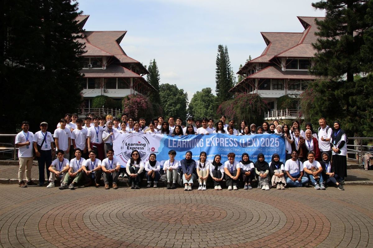 gallery-walk-learning-express-2025-fti-itb-dan-singapore-polytechnic-pamerkan-solusi-inovatif-untuk-komunitas-di-cijerah