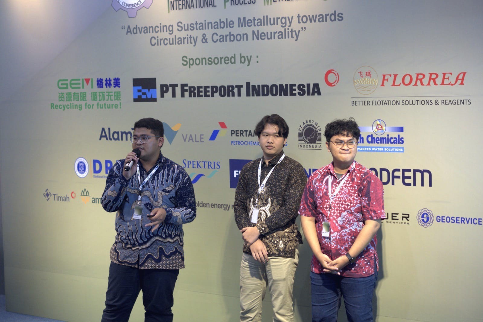 tawarkan-inovasi-reduksi-nikel-berbasis-hidrogen-tim-mahasiswa-metalurgi-itb-juara-1-ipmc-2025