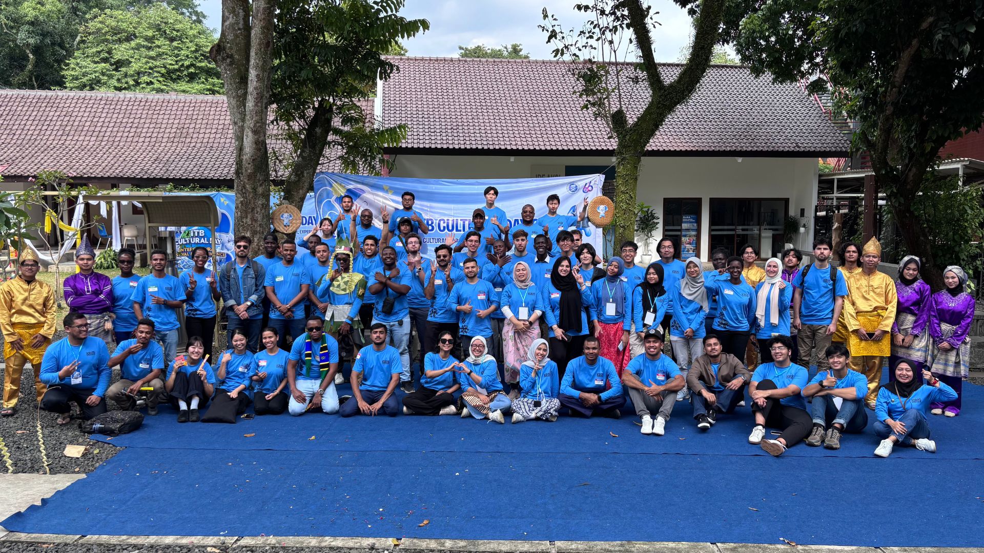 itb-cultural-day-2025-perkenalkan-keberagaman-budaya-indonesia-kepada-mahasiswa-internasional