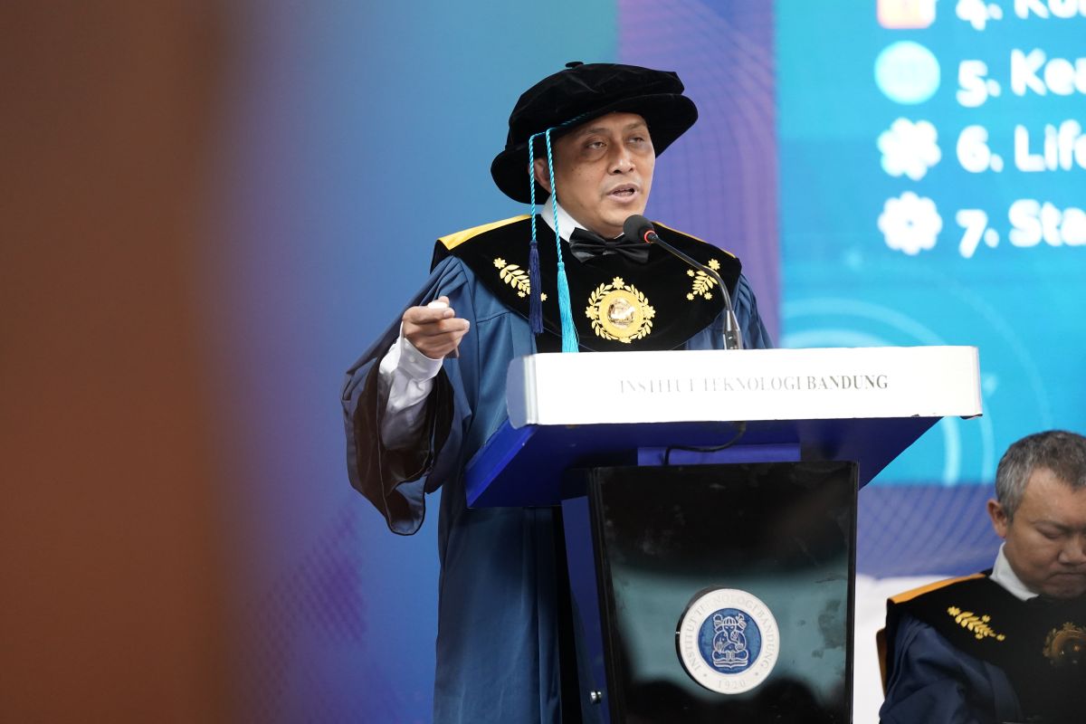 scientific-oration-of-prof-arif-sasongko-from-electronic-passports-to-security-oriented-voice-encryption