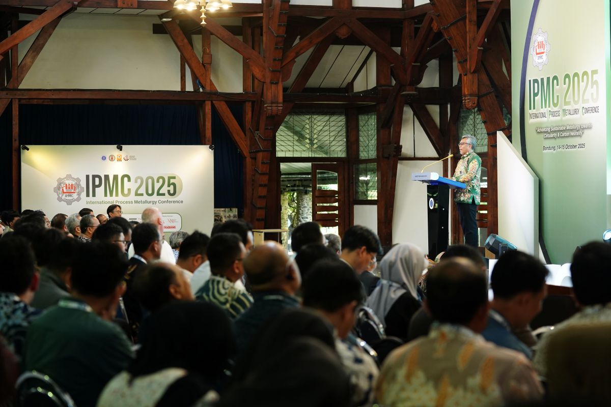 international-process-metallurgy-conference-ipmc-2025-digelar-di-itb-hadirkan-464-peserta-dari-10-negara