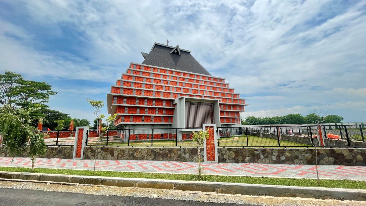 itb-resmikan-masjid-ibnu-firnas-di-kampus-cirebon