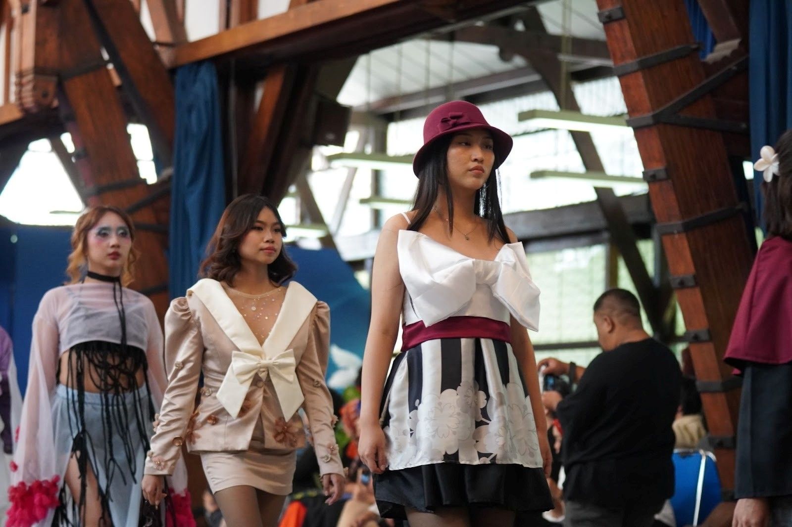 kifw-2026-mahasiswa-kriya-itb-terjemahkan-ramalan-masa-depan-lewat-150-karya-fesyen-dan-kriya