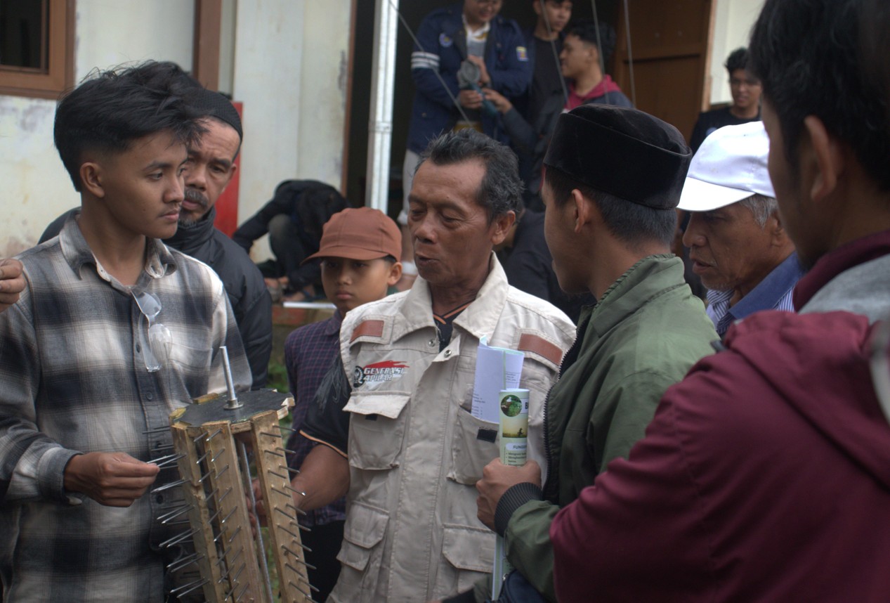 synergy-between-hmm-itb-and-himarekta-agrapana-brings-rice-thresher-innovation-and-sustainable-agriculture-to-south-cianjur