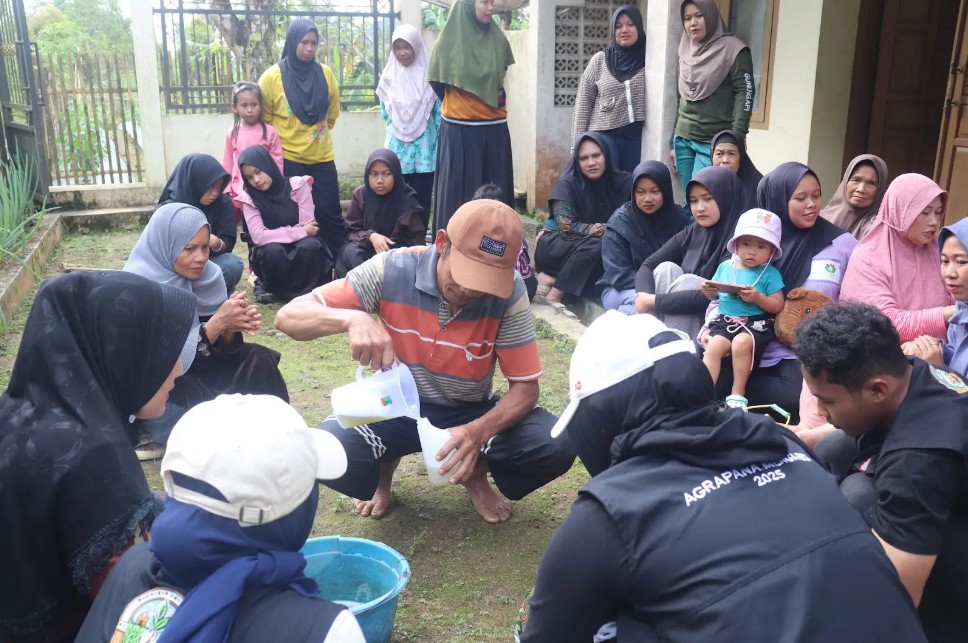 synergy-between-hmm-itb-and-himarekta-agrapana-brings-rice-thresher-innovation-and-sustainable-agriculture-to-south-cianjur