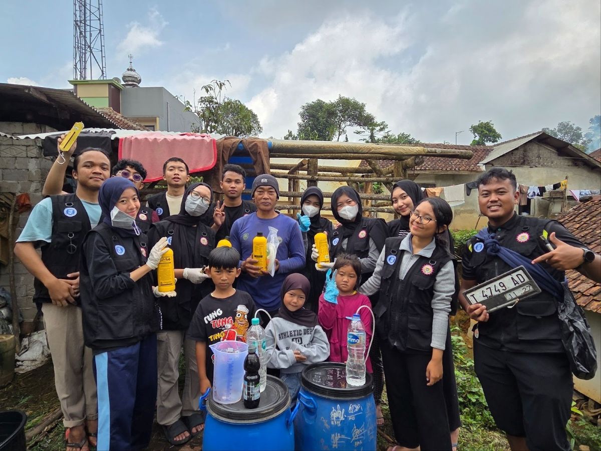 mahasiswa-itb-edukasi-warga-subang-olah-limbah-jadi-pupuk-organik-untuk-pertanian-berkelanjutan