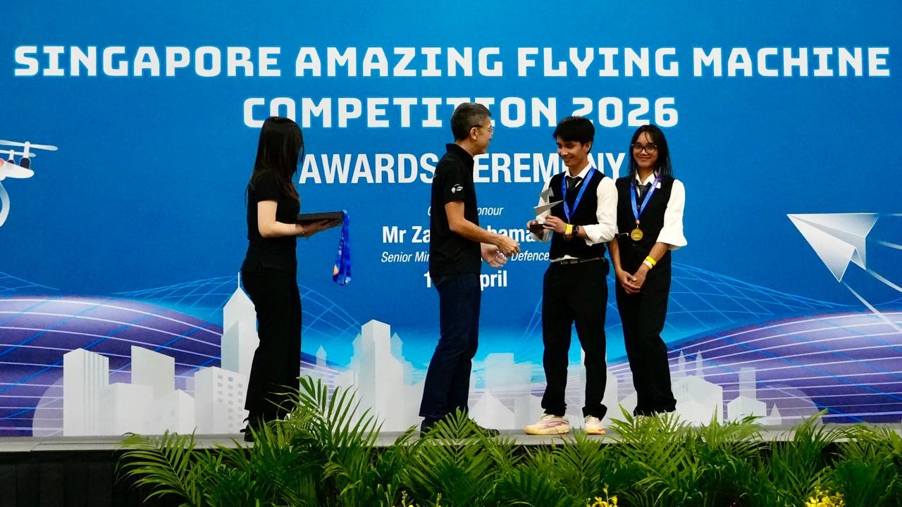 bringing-drone-control-glove-innovation-two-itb-students-win-international-recognition-at-uav-technology-competition-in-singapore
