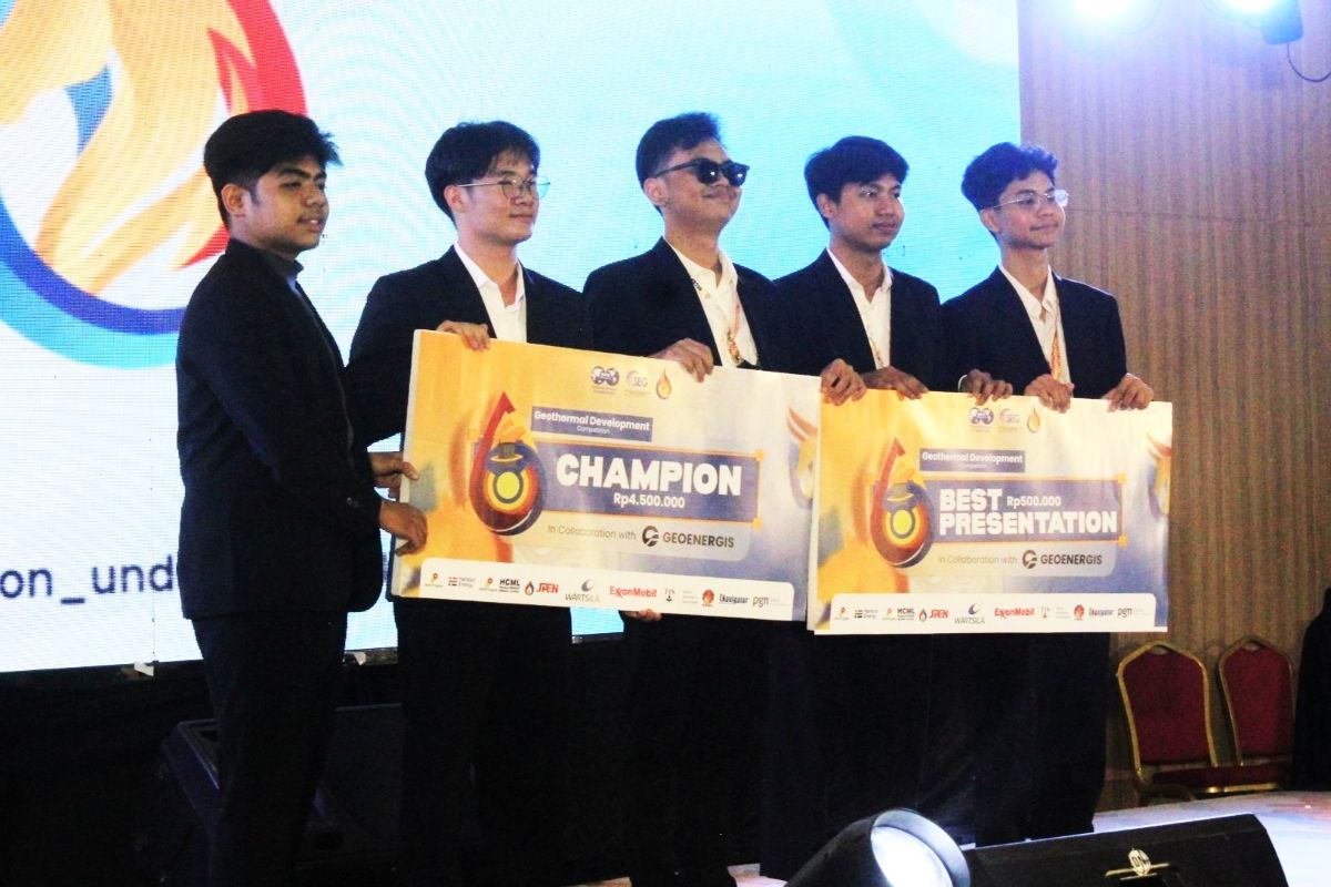 rancang-pengembangan-lapangan-geotermal-flores-tim-mahasiswa-itb-raih-juara-1-dan-best-presentation