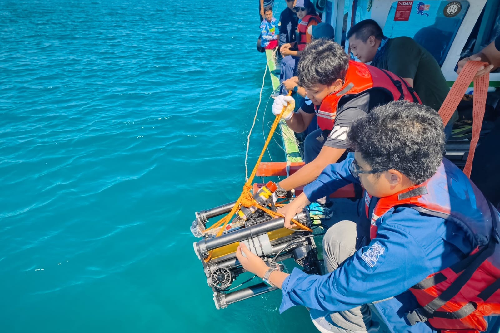itb-and-brin-conduct-sea-trial-of-remotely-operated-vehicle-rov-developed-through-multidisciplinary-research-in-seribu-islands-indonesia