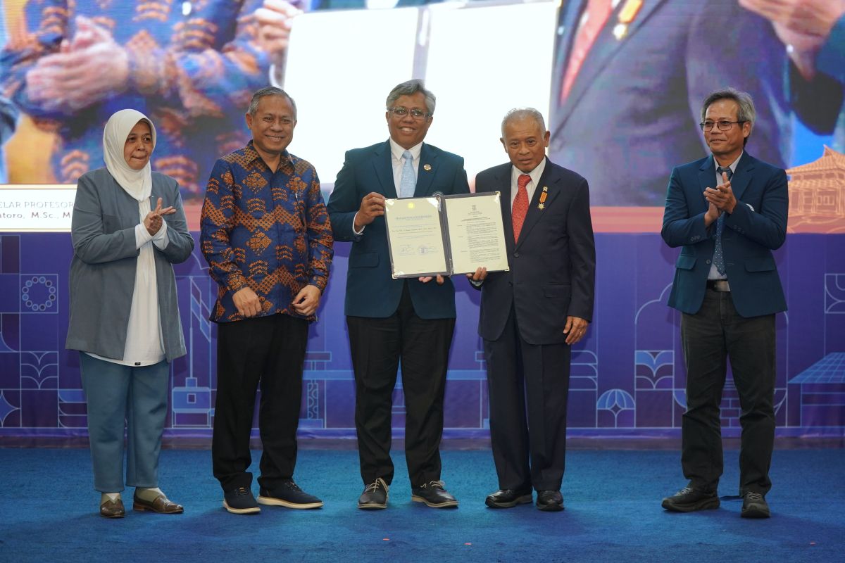 itb-menganugerahkan-gelar-profesor-emeritus-kepada-prof-purnomo-yusgiantoro