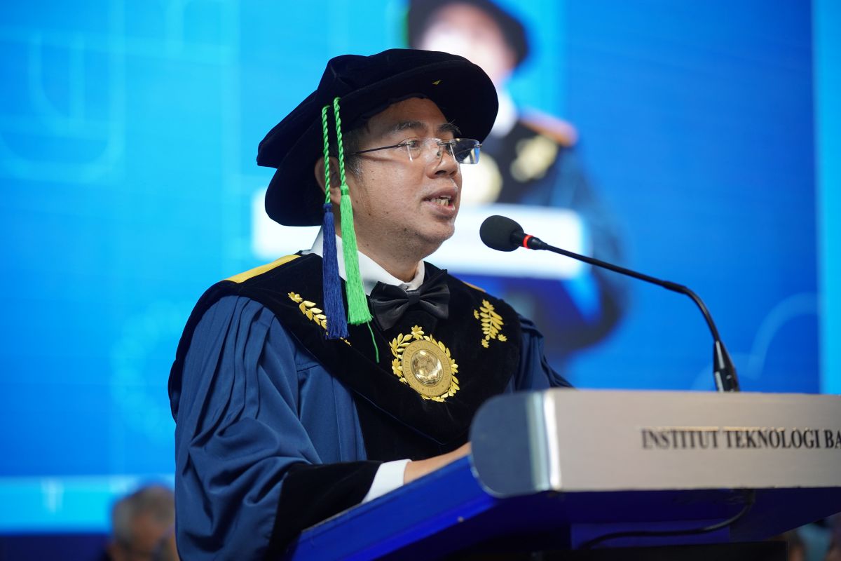 orasi-ilmiah-prof-rachmat-mauludin-nanokristal-nanosuspensi-untuk-perbaikan-sifat-fisikokimia-bahan-aktif-farmasi