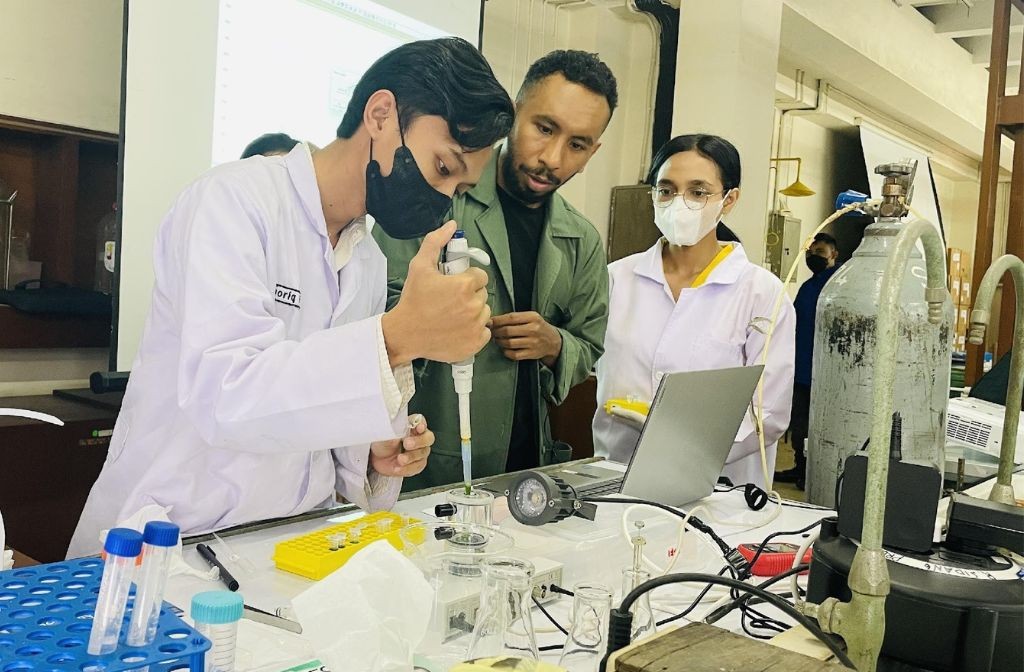 young-itb-lecturer-develops-microalgae-for-carbon-capture-and-climate-change-mitigation