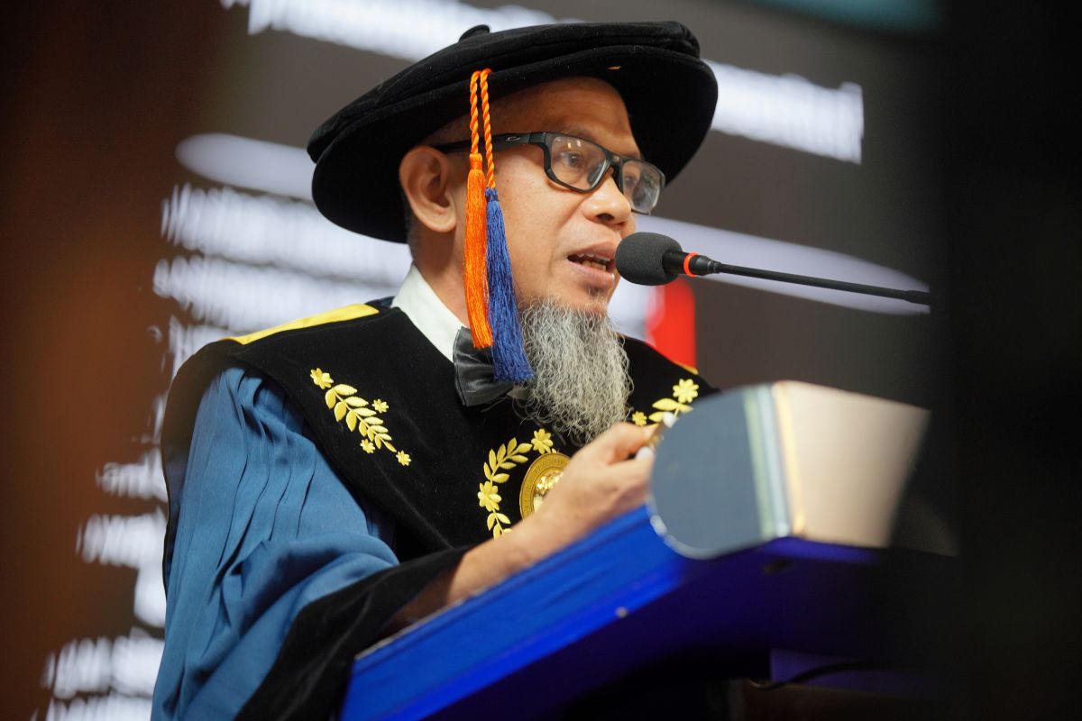 professor-acep-iwan-saidis-scientific-oration-highlights-ideology-and-power-behind-classroom-design