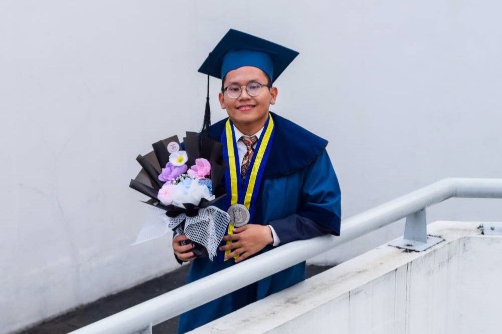 cerita-adyatma-prayoga-wisudawan-termuda-program-magister-itb-2024