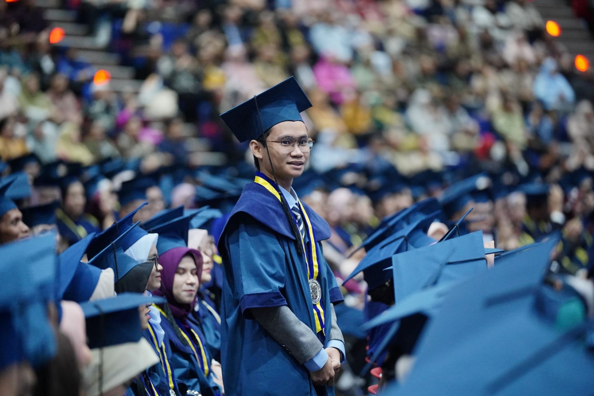 lulus-s2-itb-di-usia-21-tahun-andi-safa-afianzar-jangan-bandingkan-proses-diri-dengan-orang-lain