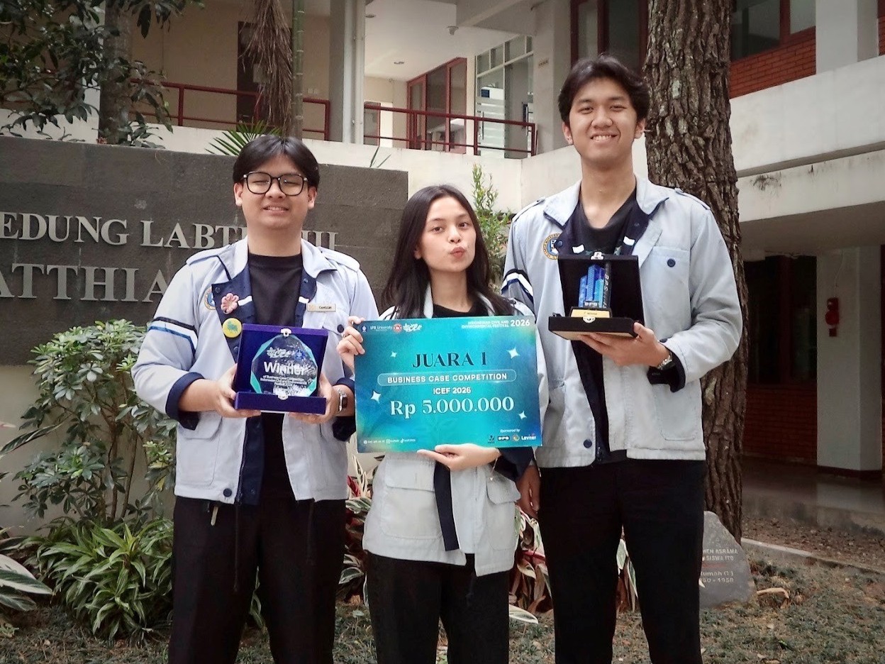 bawakan-strategi-pengurangan-emisi-dan-pemanfaatan-limbah-industri-baja-tiga-mahasiswa-itb-juara-1-nasional-icef-2026