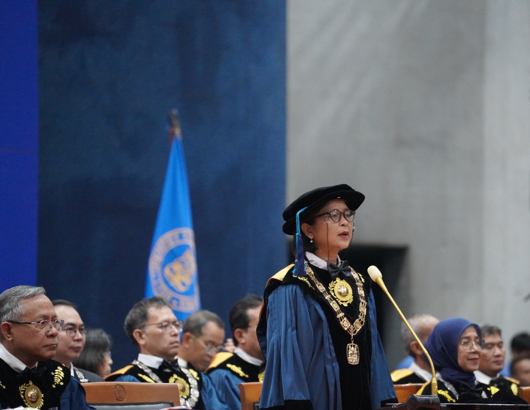 pesan-rektor-di-wisuda-oktober-2024-tanggung-jawab-baru-wisudawan-itb-di-era-modern