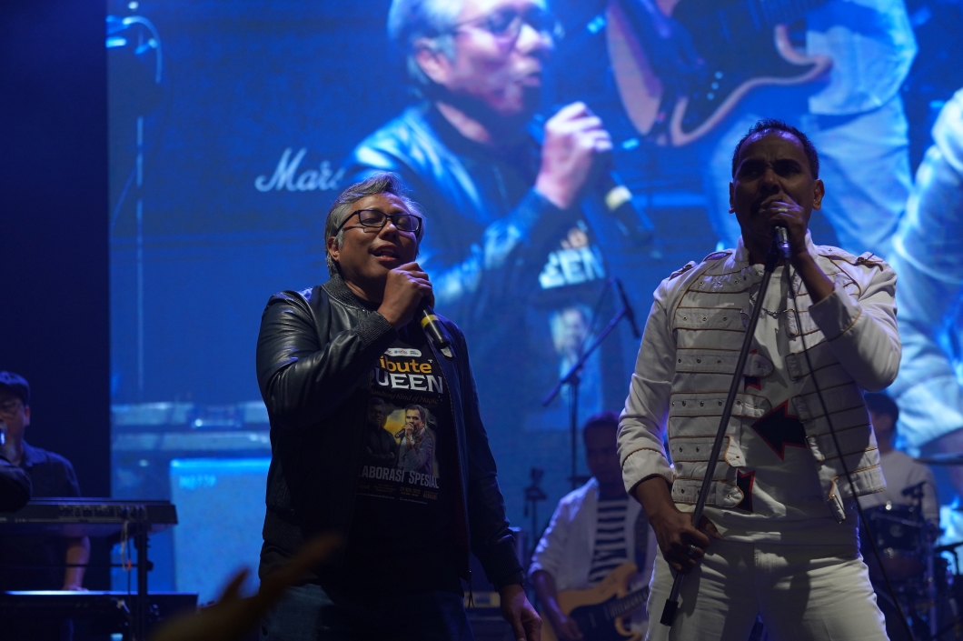 rektor-itb-berkolaborasi-di-panggung-tribute-to-queen-untuk-dukung-dana-lestari