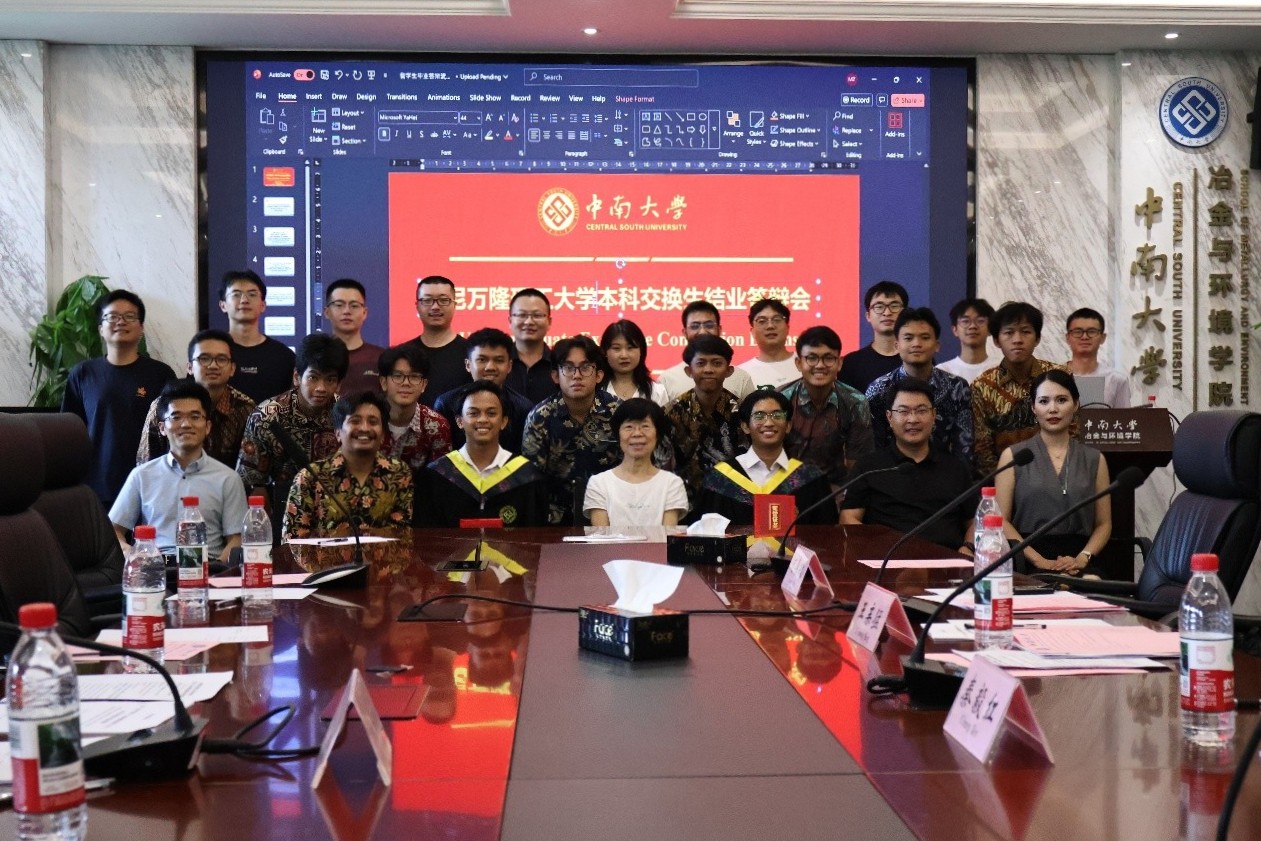 dua-mahasiswa-itb-selesaikan-program-pertukaran-dan-berhasil-sidang-di-hadapan-5-profesor-central-south-university-kampus-metalurgi-terbaik-china