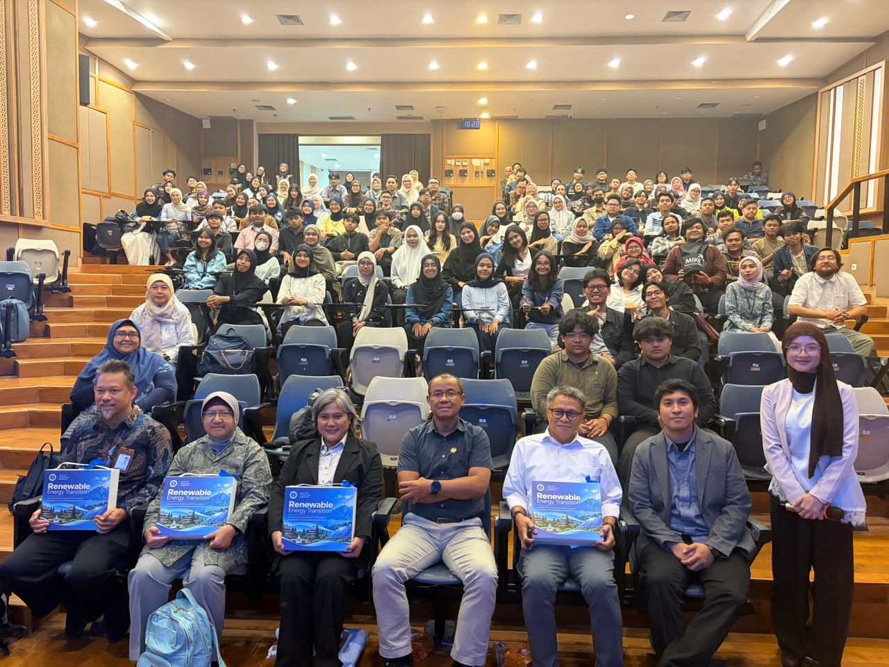 FITB ITB Gelar Seminar Nasional, Dorong Pemanfaatan Ilmu Kebumian untuk Percepat Transisi Energi Terbarukan