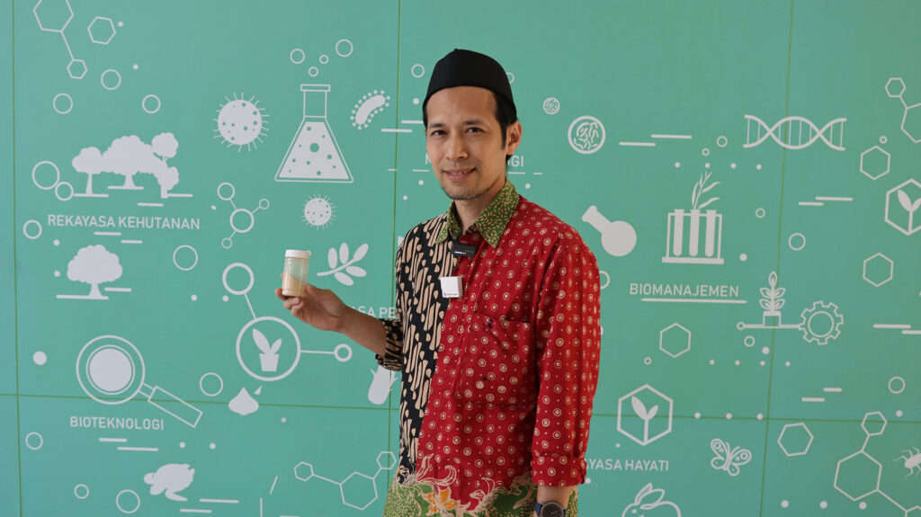 pertama-di-dunia-itb-kembangkan-produk-pepton-dari-larva-black-soldier-fly-atasi-ketergantungan-produk-impor-kurangi-limbah-organik