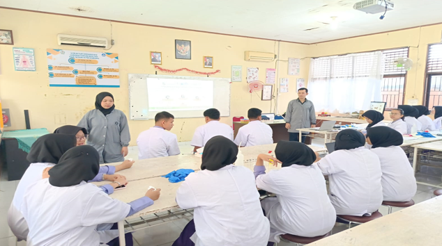 tingkatkan-literasi-siswa-itb-kenalkan-analisis-bahan-pewarna-kimia-dalam-makanan