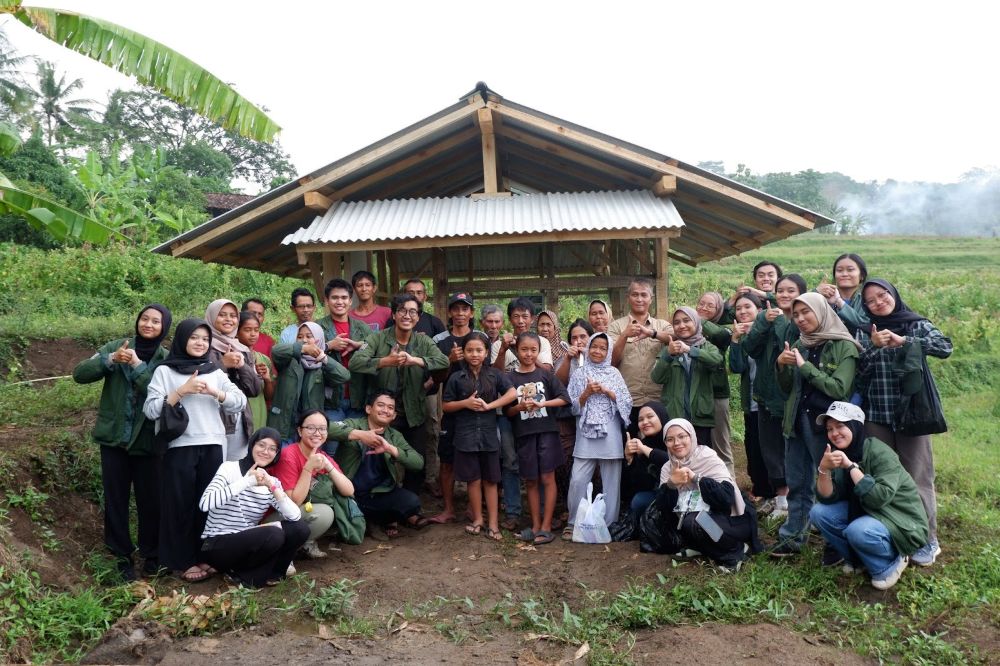 Kelola Limbah Ternak Berkelanjutan, HMTL dan IMG ITB Inisiasi Rumah Kompos di Sumedang