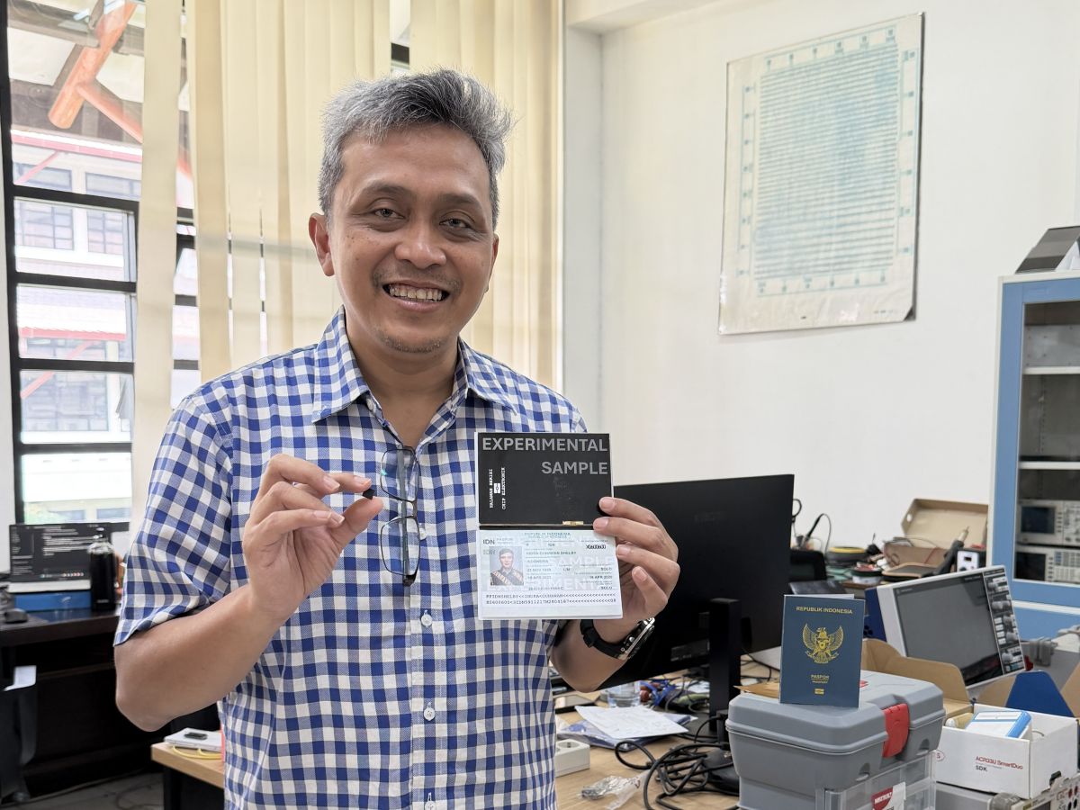 pertama-di-indonesia-peneliti-itb-merancang-prototipe-chip-paspor-elektronik-untuk-keamanan-dan-kemandirian-digital-nasional