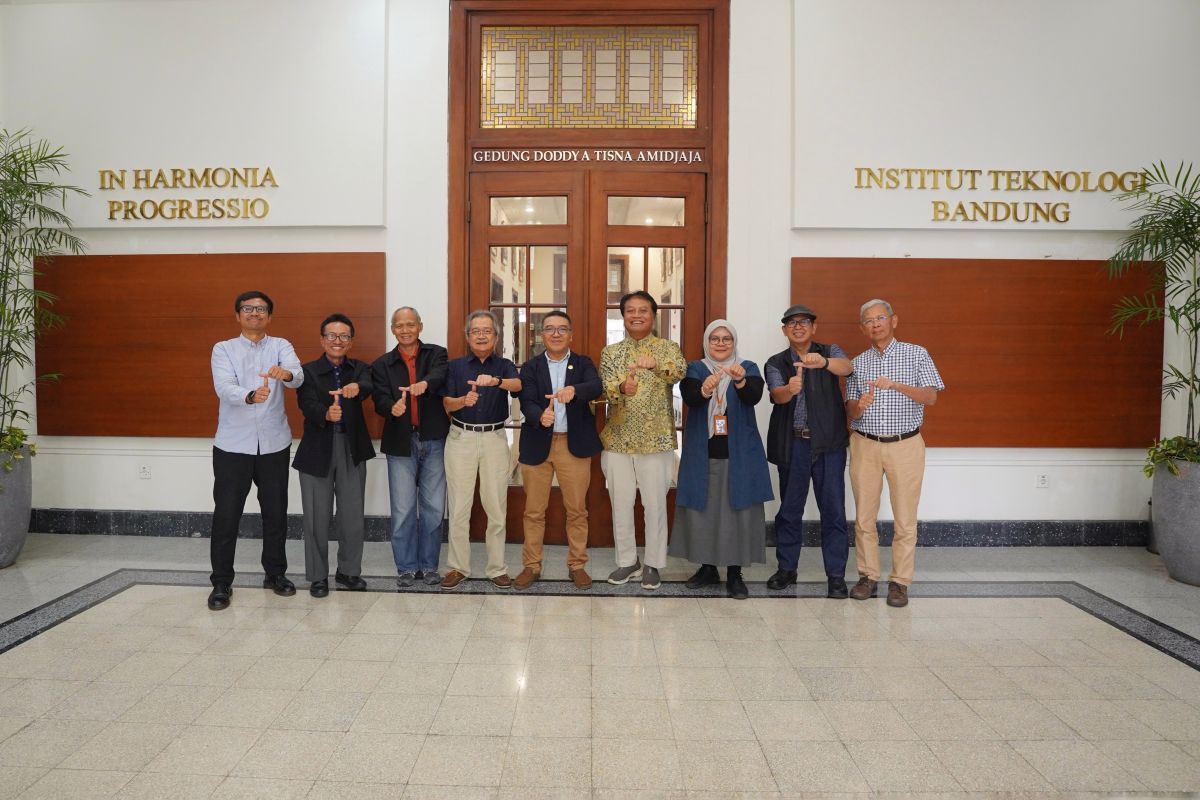 kolaborasi-itb-dan-alumni-itb-77-dalam-rangka-reuni-emas-gagas-kontribusi-pendidikan-berkelanjutan-bagi-mahasiswa-alumni-itb-dan-masyarakat