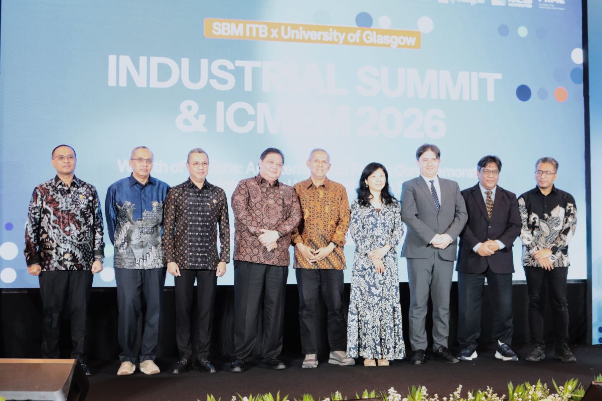 sbm-itb-industrial-summit-2026-pemerintah-akademisi-dan-dunia-industri-dorong-transformasi-ekonomi-indonesia-di-era-teknologi