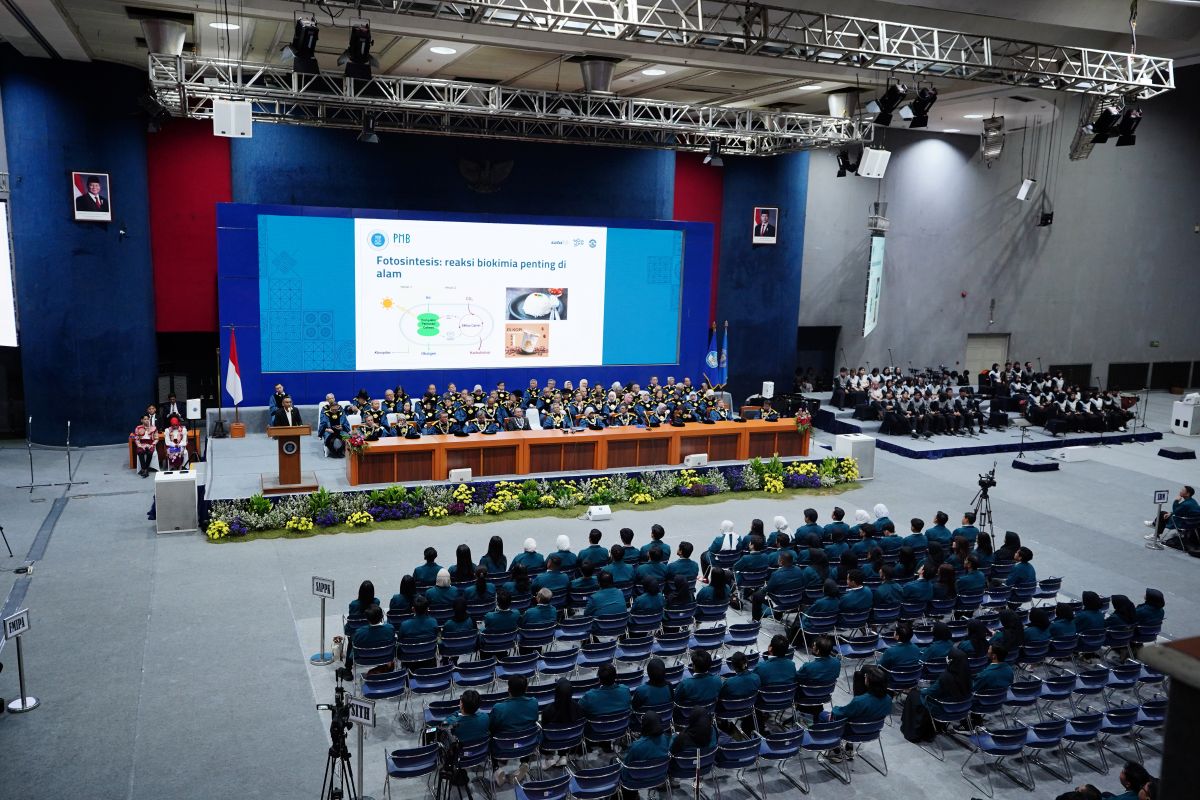 dosen-muda-itb-kembangkan-mikroalga-untuk-penangkapan-karbon-dan-mitigasi-perubahan-iklim