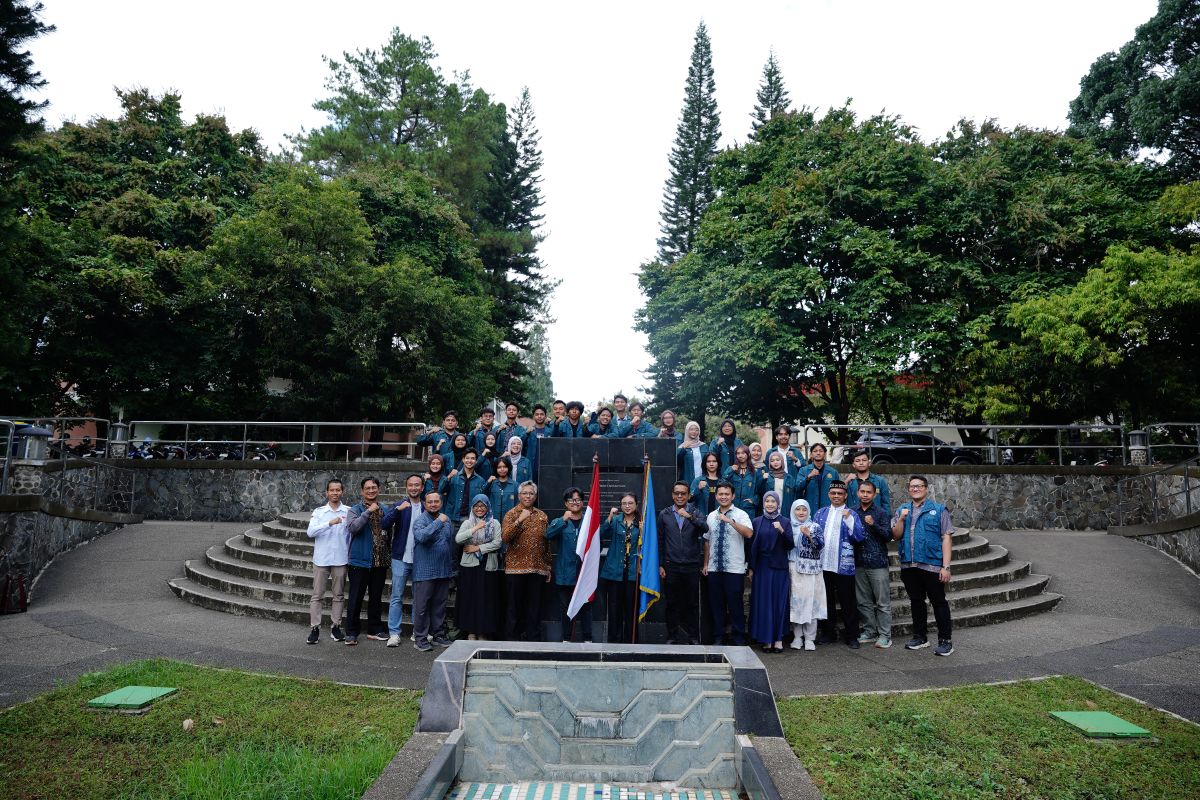 rektor-itb-lepas-35-mahasiswa-berdampak-untuk-pemulihan-pascabencana-di-aceh-tengah