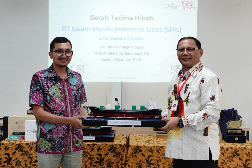 perkuat-pembelajaran-logistik-fti-itb-jalin-kolaborasi-dengan-pt-spil-melalui-hibah-miniatur-kapal