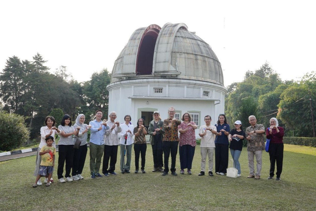 Duta Besar Inggris Kunjungi Observatorium Bosscha, Melihat Jejak Sejarah dan Teknologi Astronomi ITB