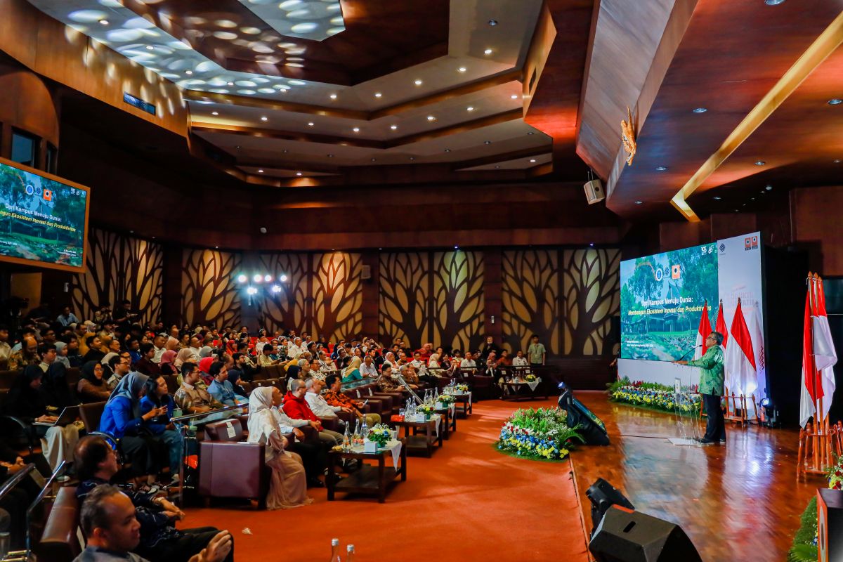 rektor-itb-jadi-pembicara-kunci-di-productivity-goes-to-campus-ui-paparkan-konsep-universitas-generasi-ke-4